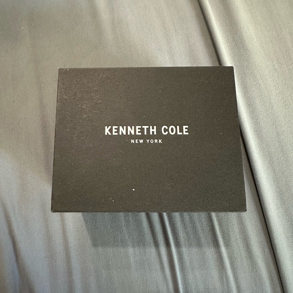 Kenneth Cole Sleek Black Box